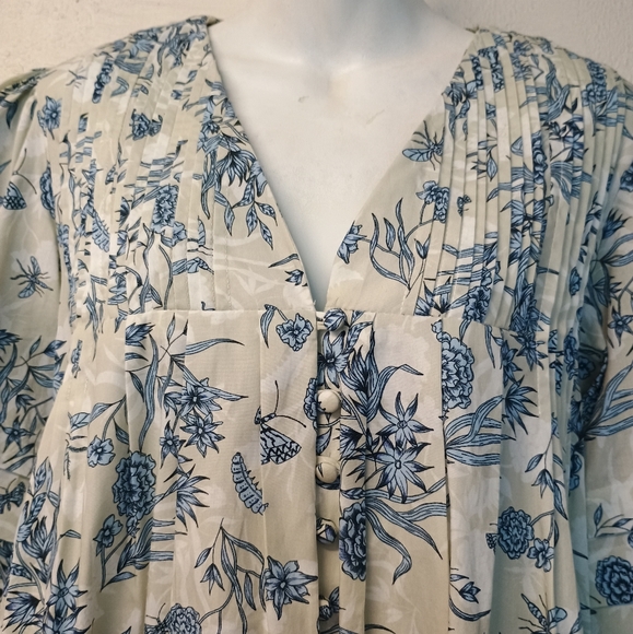Hunter Bell Gardenia Jenkins Floral Blue and White Dress Puff sleeves - Picture 15 of 16